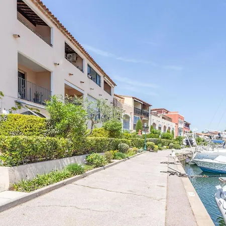 Apartment Port